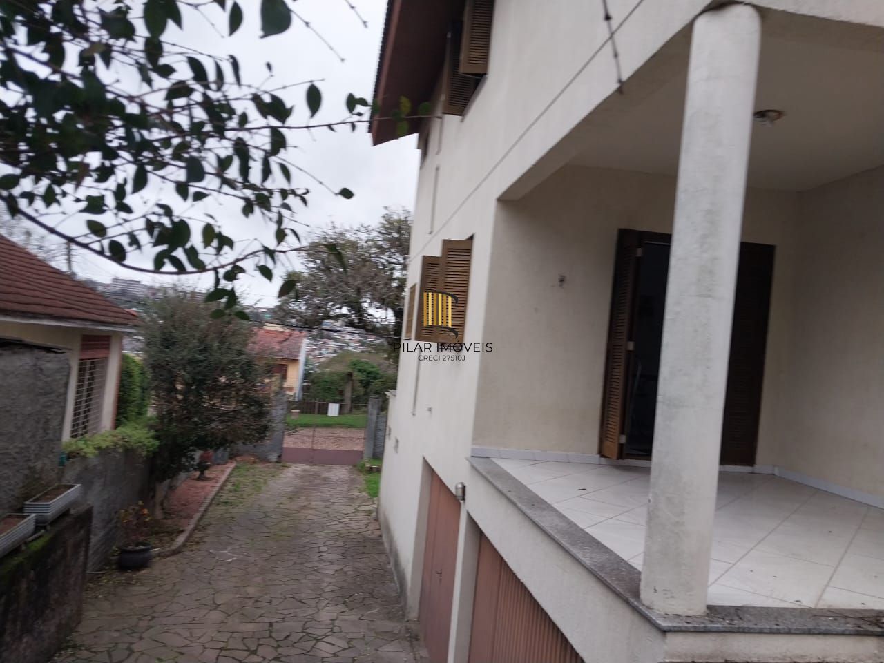 Casa ampla 5 D E 4 Banheiros, 2 vagas - Sta Tereza - Porto Alegre