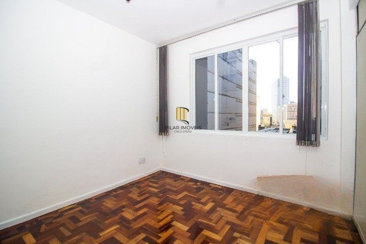 Oportunidade Sala Comercial Centro Frente andar Alto, Preço ATRATIVO.