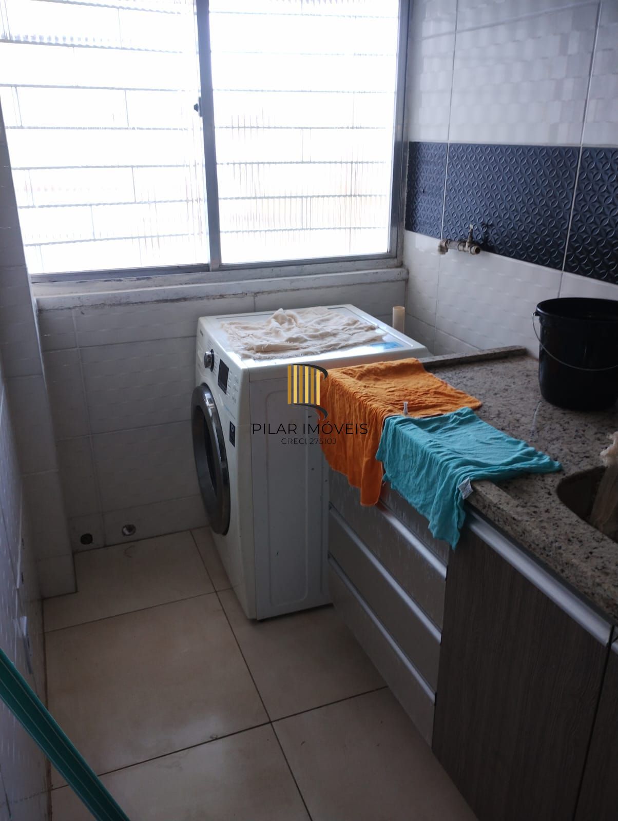 Compre 1 quarto, próximo Protásio Alves,com box rotativo