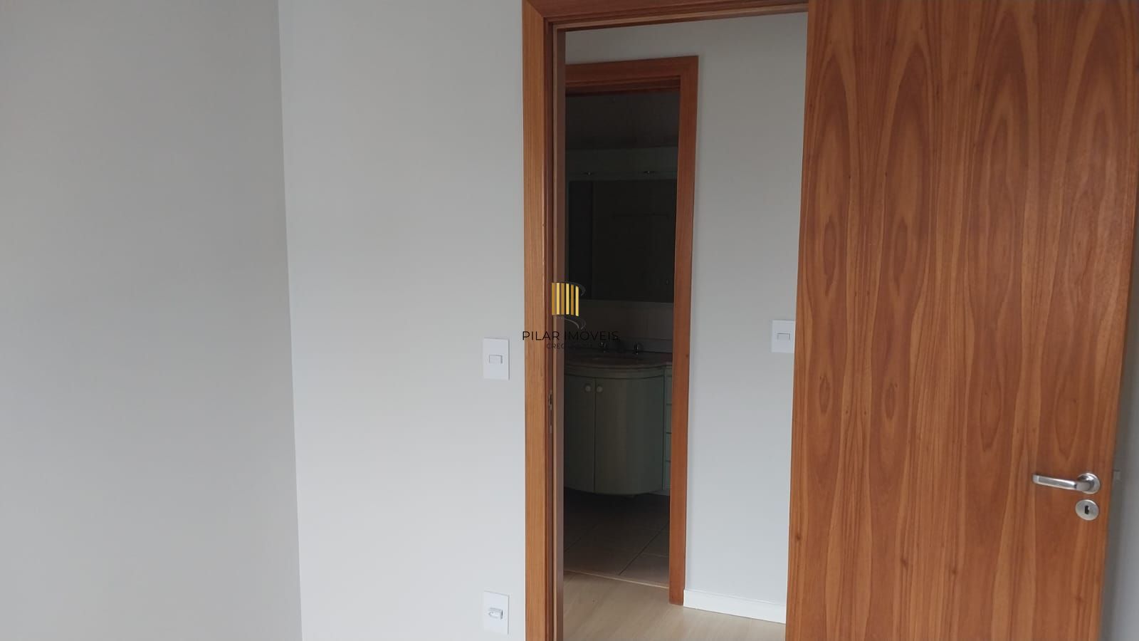 Excelente OPORTUNIDADE! Apto 3 quartos (1 suite) 2 banheiros, com infraestutura de club e Home Office!
