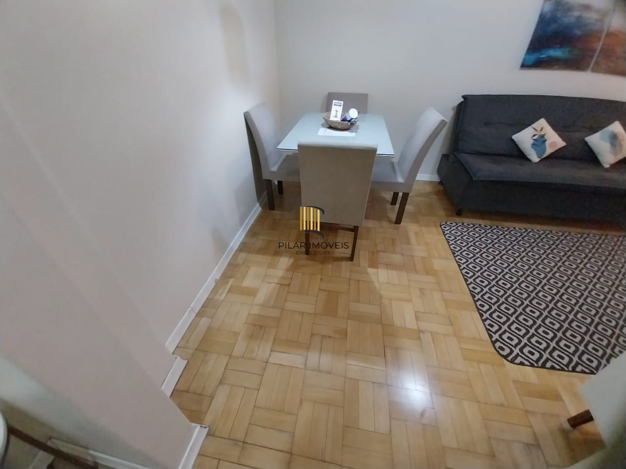 Oportunidade Excelente Apartamento 1D Mobiliado 2 piso com elevador Cidade Baixa.