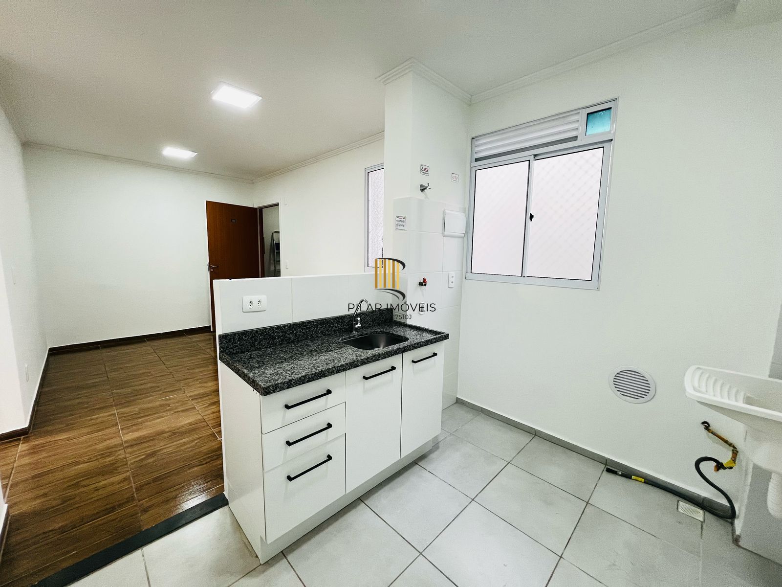 Apto 2D, Cozinha americana, sala com janelão, banheiro e vaga. Sapucaia do Sul