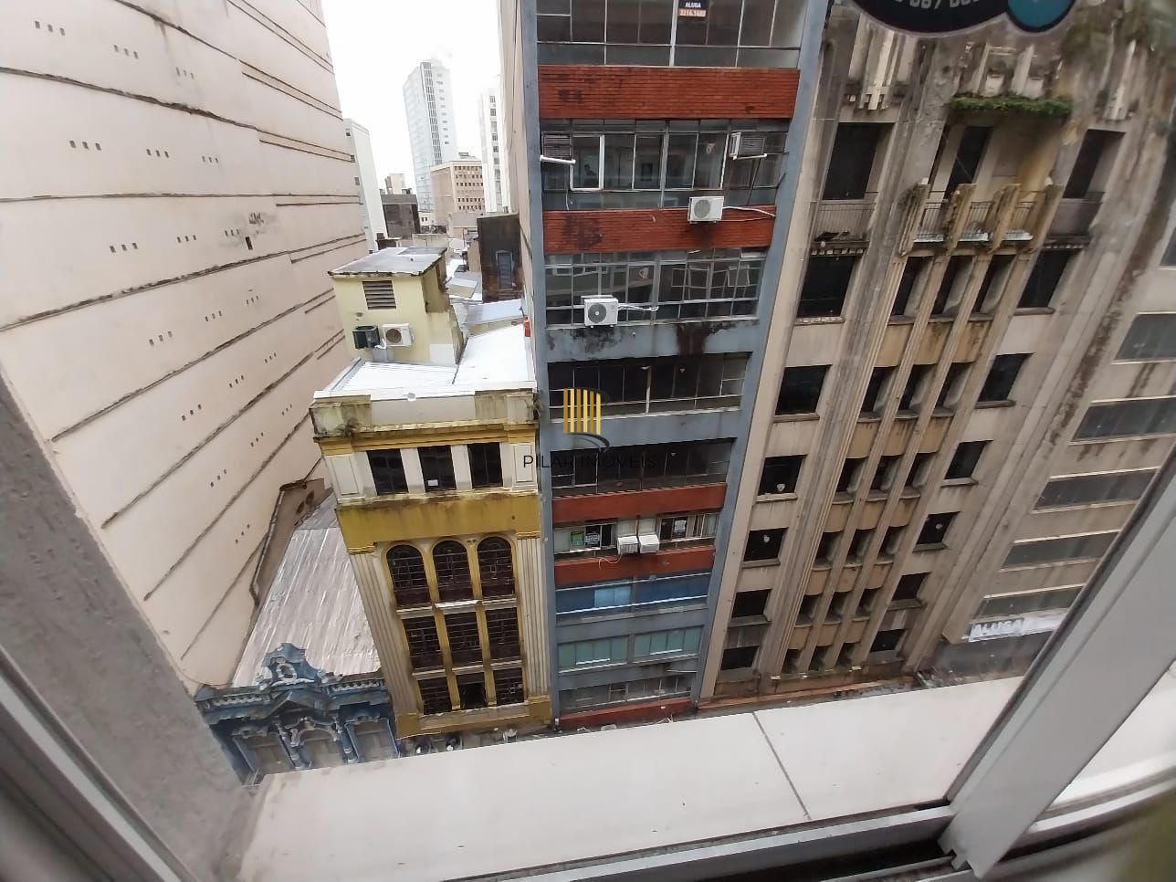 Oportunidade Sala Comercial Centro Frente andar Alto, Preço ATRATIVO.