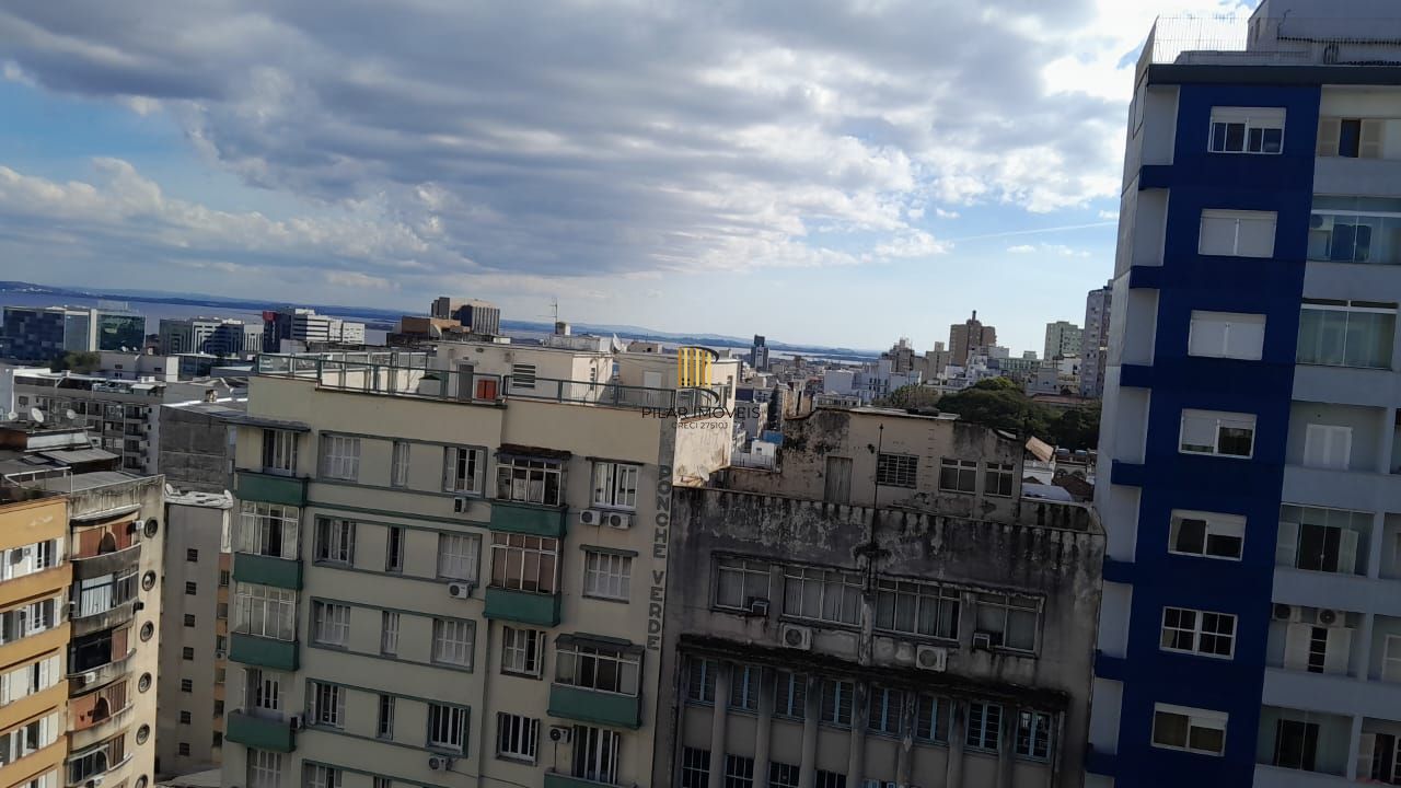 Ótimo apartamento 1 quarto,andar alto com sacada, na Fernando machado