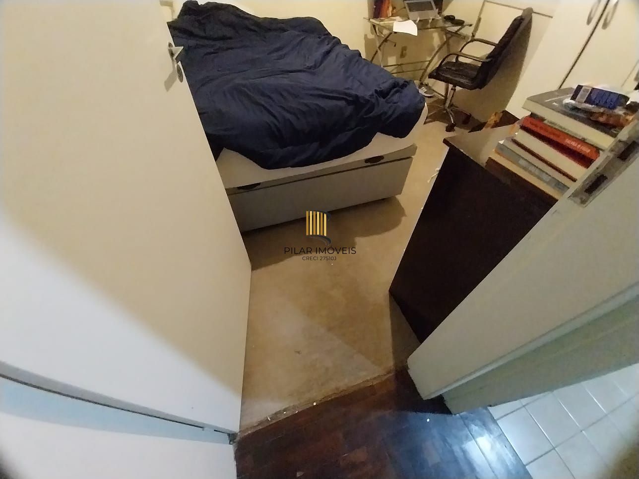 Excelente apartamento, Centro Histórico, de frente, andar alto.