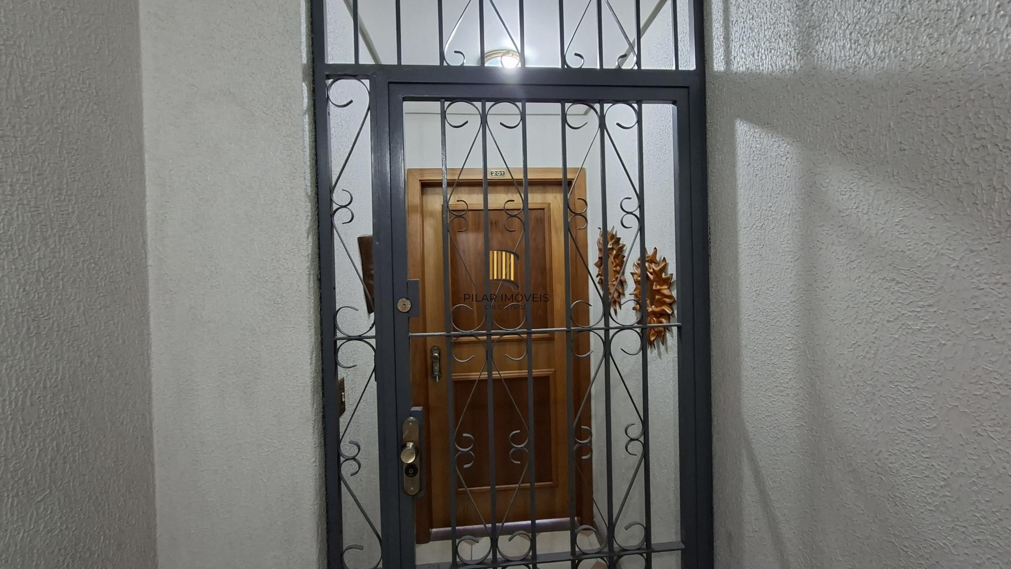 Apartamento com sacada e suite