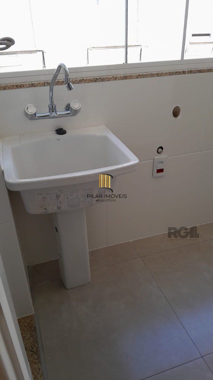 Apartamento 2 dormitórios no bairro Azenha