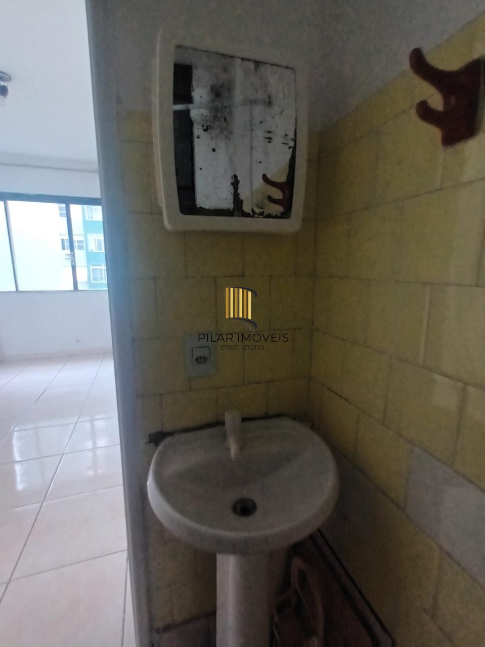 OPORTUNIDADE, KITINET NO CENTRO ÓTIMA LOCALIZAÇÃO