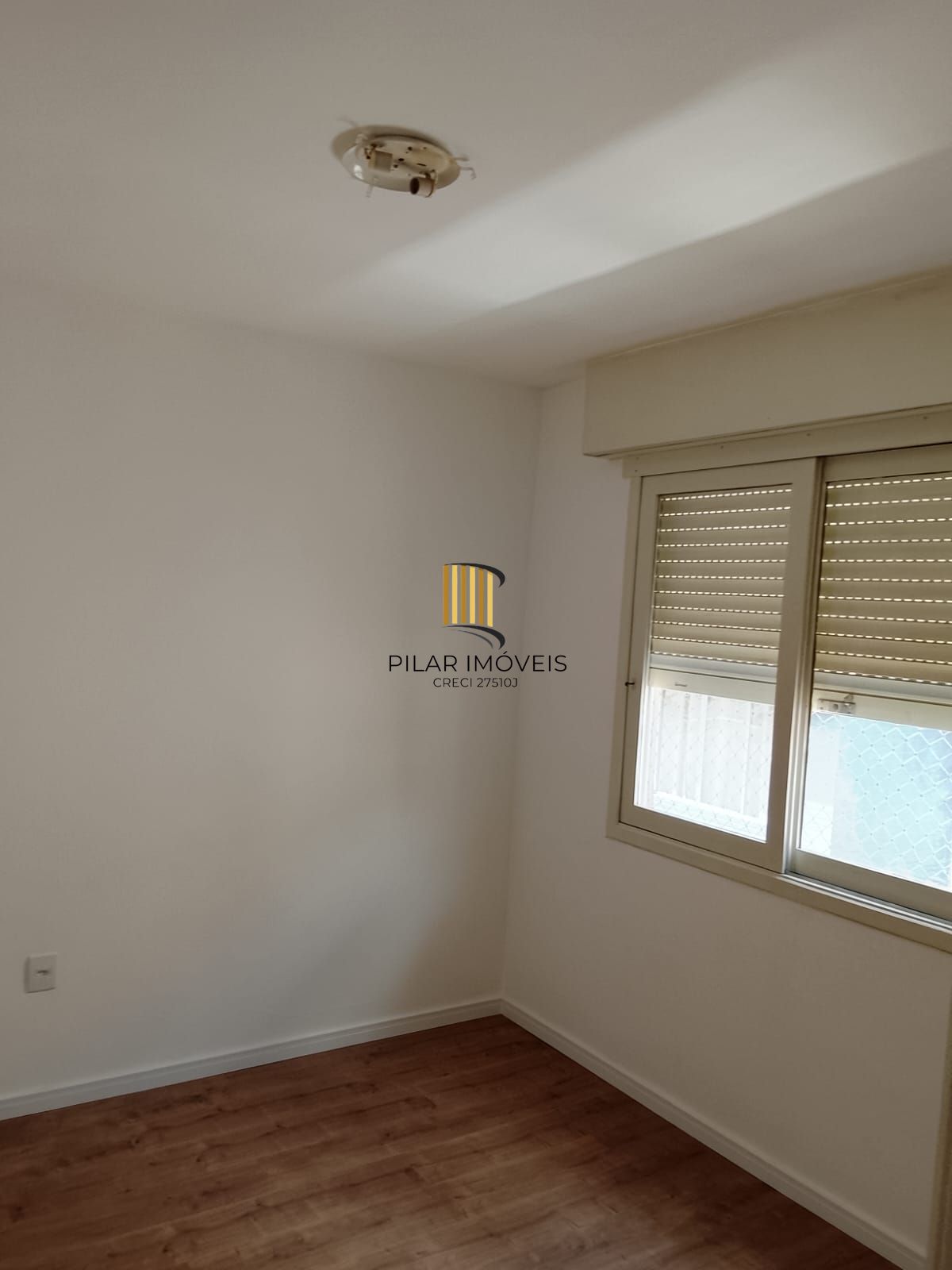 Excelente apto 2 dormitório recém reformado, vaga coberta e fechada - Vila Ipiranga