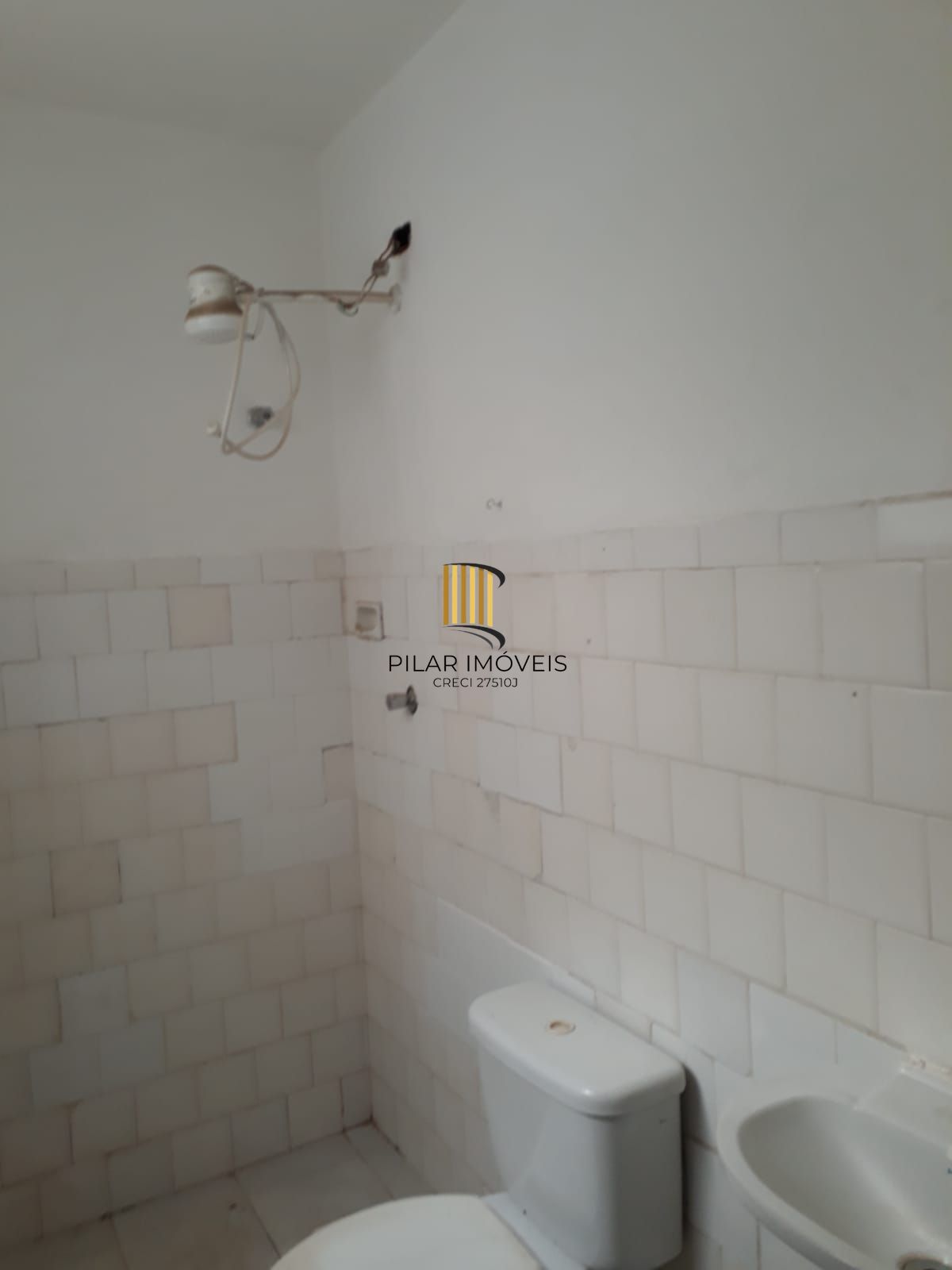 Kitnet desocupada no Menino Deus - Porto Alegre - Preço atrativo!