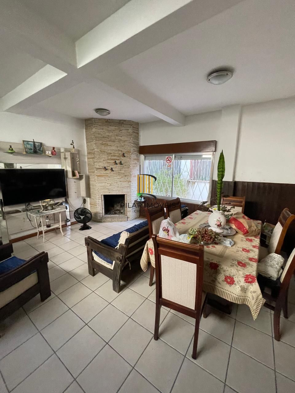 Casa 5 dormitórios no bairro Partenon