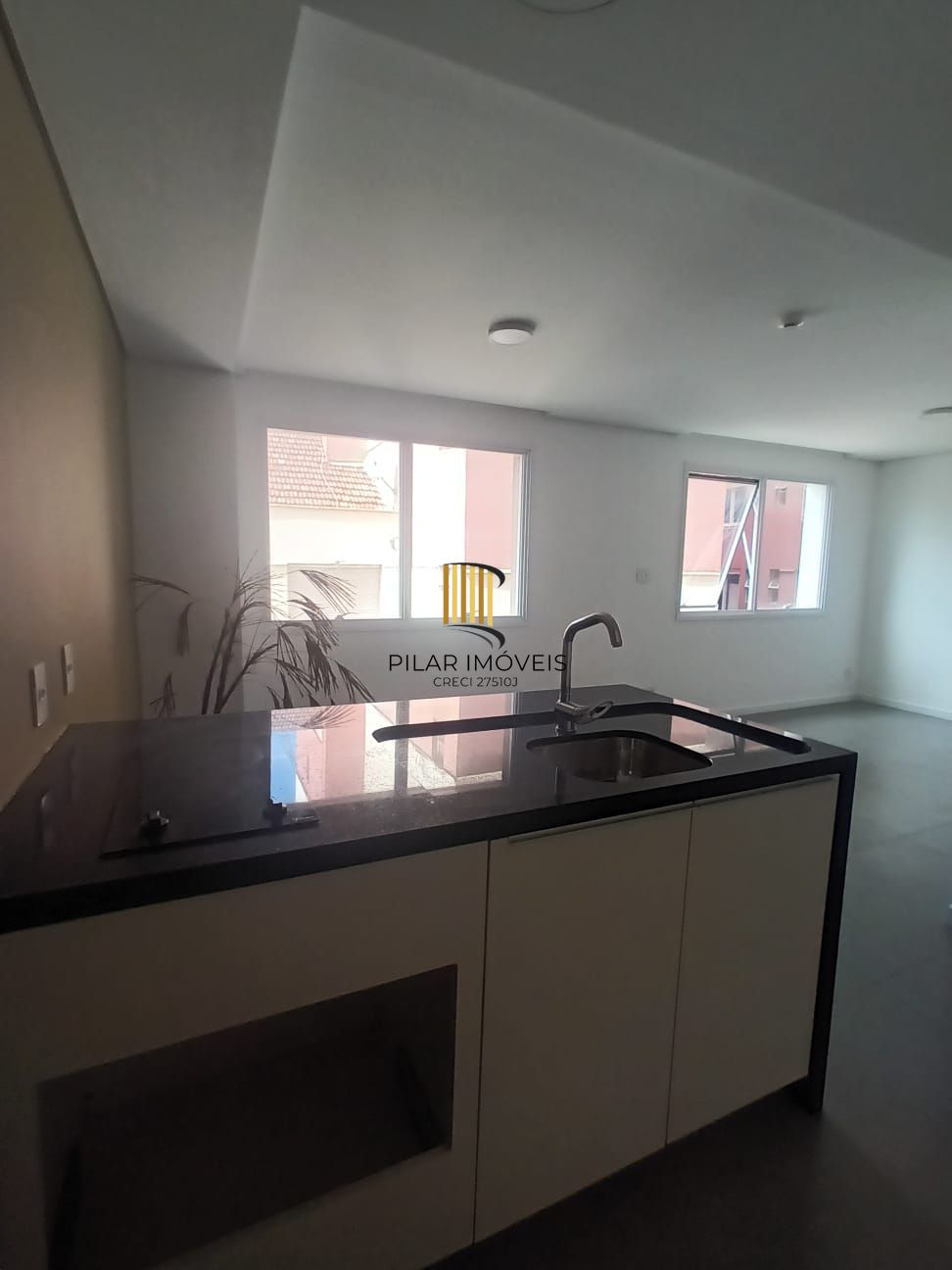 Studio, novo, desocupado, localizado no Bairro Cidade Baixa
