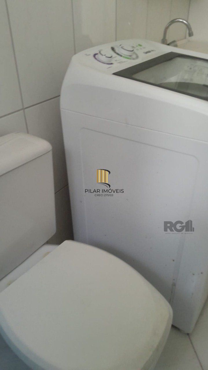Compre 1 quarto,desocupado,próximo a Rua Lima e Silva e Supermercado Zaffari