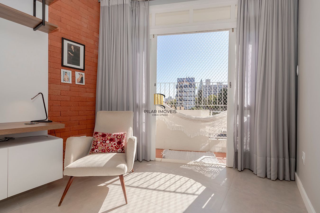 Apto 2dormitórios com 01suíte na Florencio Ygartua