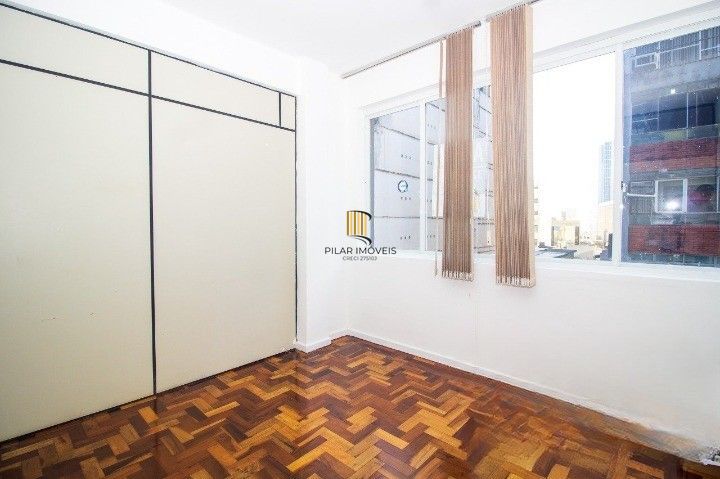 Oportunidade Sala Comercial Centro Frente andar Alto, Preço ATRATIVO.