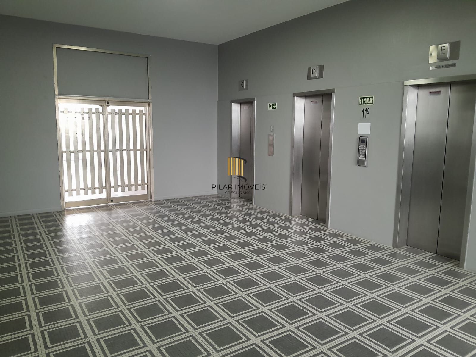 Salas com  meio andar,para empresas ou órgãos públicos com 262,41m2 ,Centro