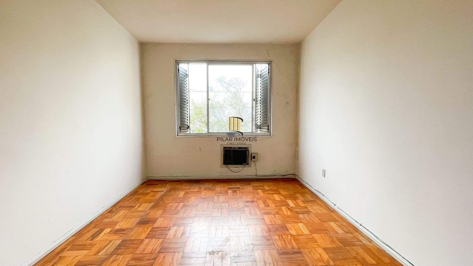 Localização e Oportunidade, apart. 2 Dorm. 2 Banh. Área de serv. Dep. ou outro quarto.