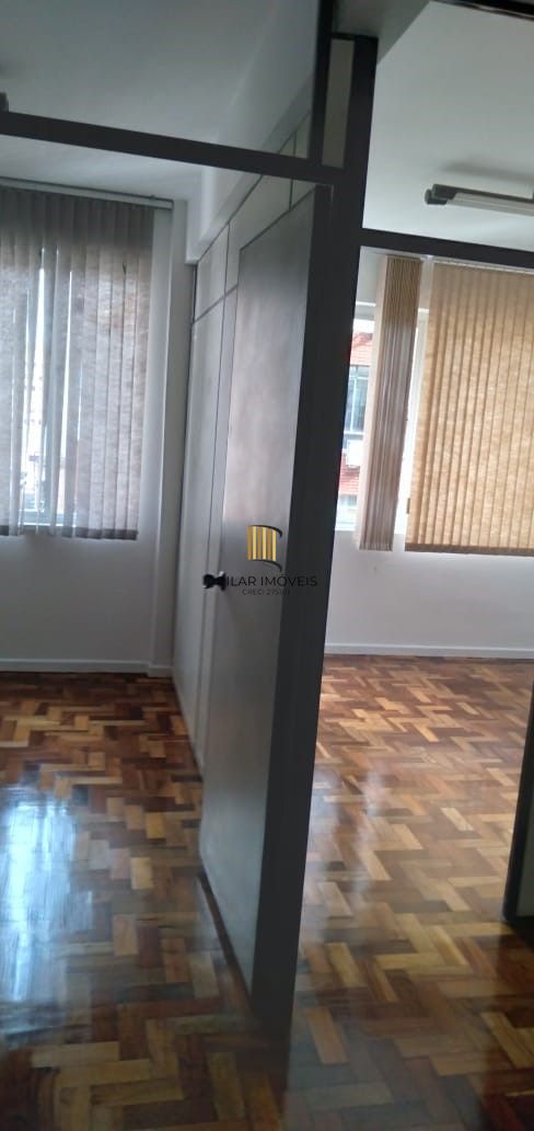 Oportunidade Sala Comercial Centro Frente andar Alto, Preço ATRATIVO.