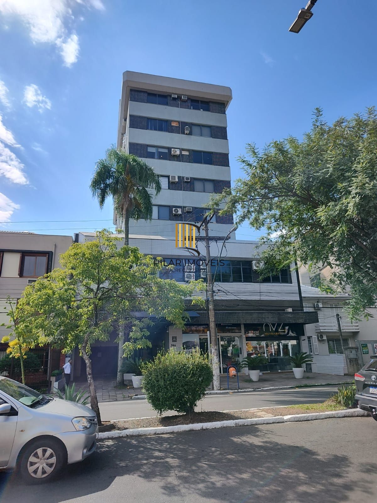 Salão comercial no bairro Menino Deus