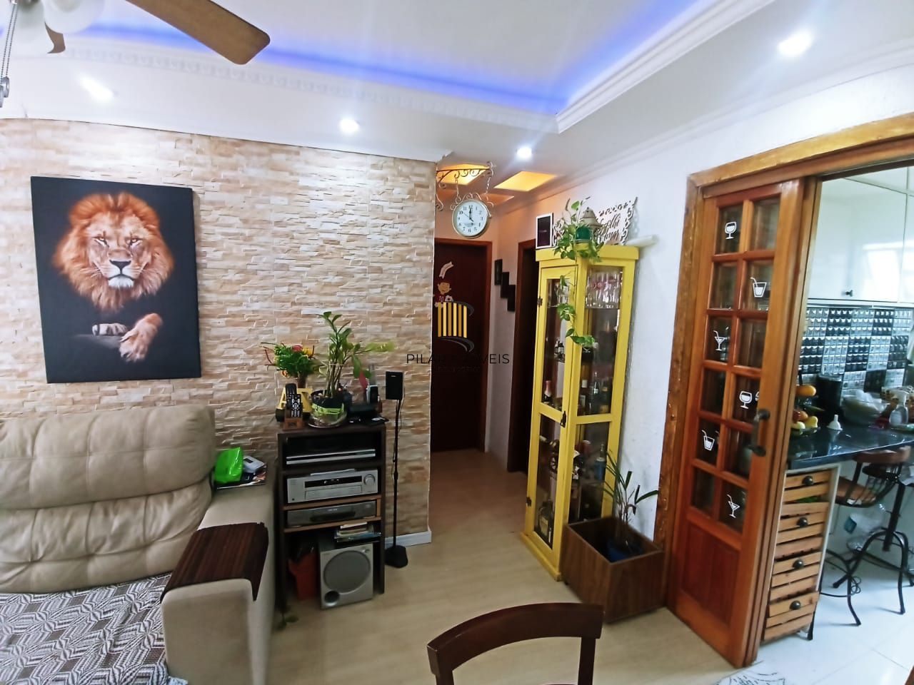 Apartamento com 2 Quartos,com box,no Bairro Humaitá