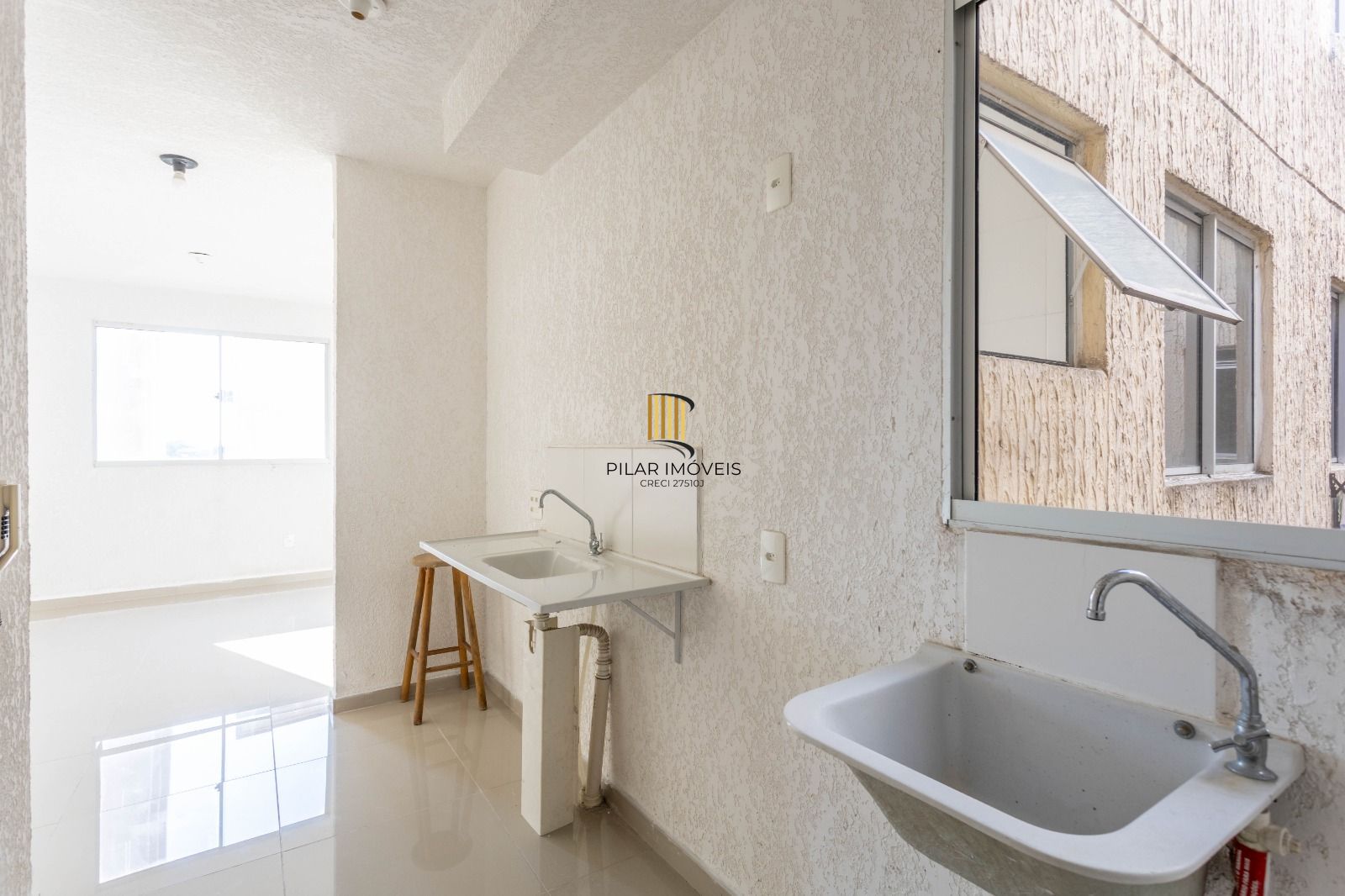 Excelente apartamento 2D, com vaga, Sarandi, preço convidativo!