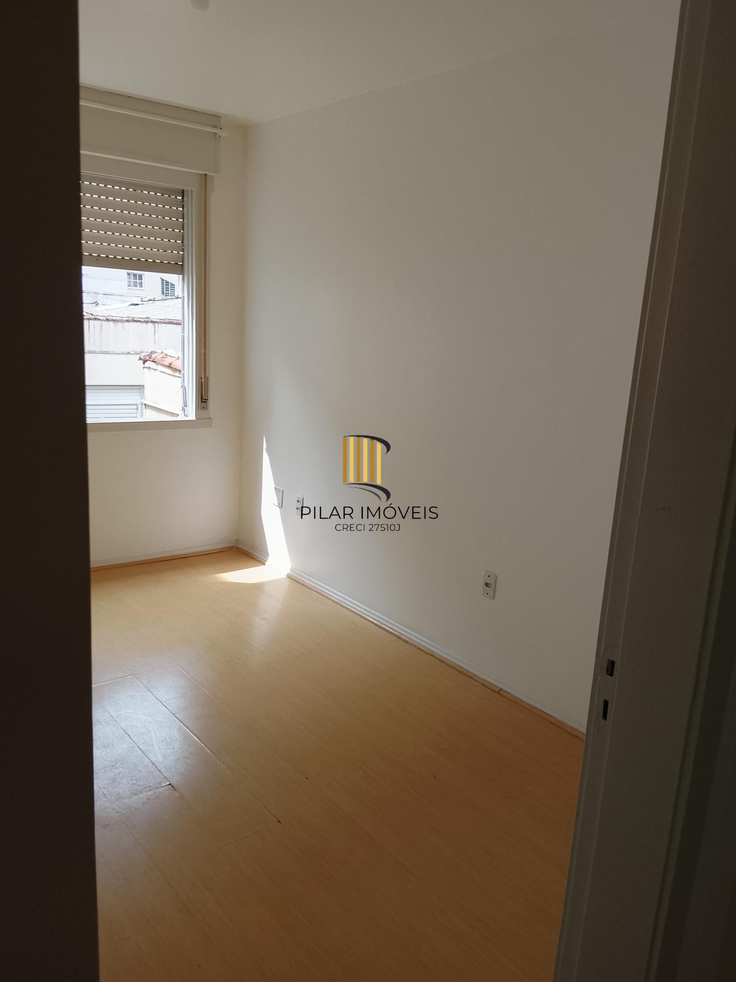 Excelente apto Lateral. 1D, sala, coz, área de serv. banh. Preço Atrativo!