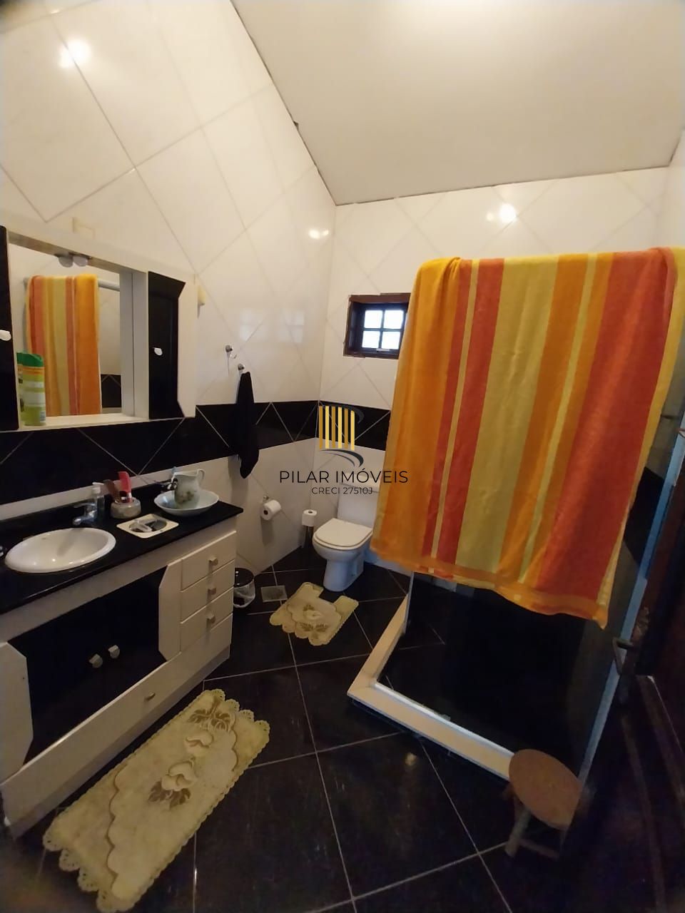 Casa ampla 5 D E 4 Banheiros, 2 vagas - Sta Tereza - Porto Alegre