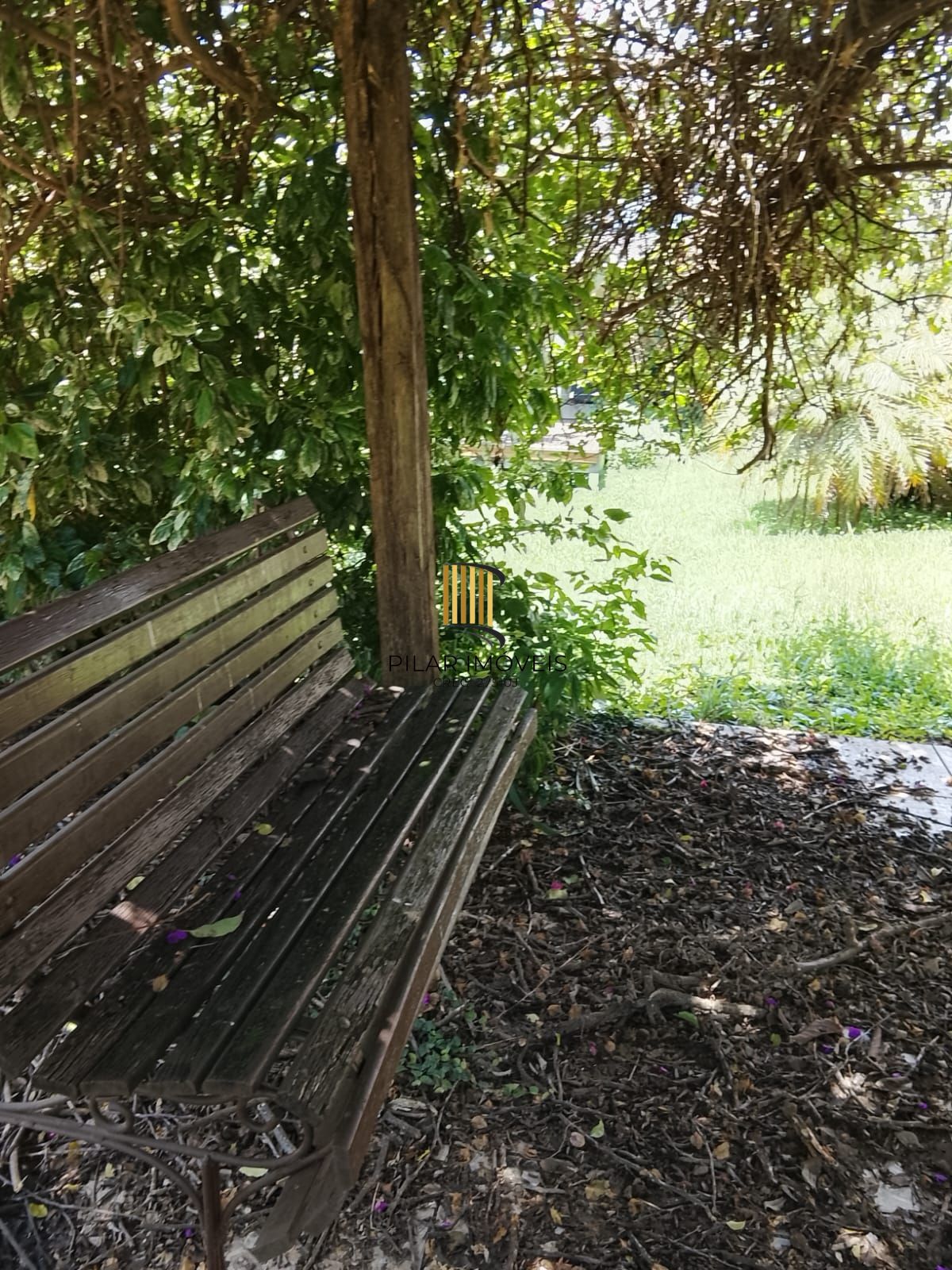 CASA / SOBRADO 5D e 10 vagas 3 Banheiros - Pátio enorme c/ Jacuzi e Pergolado - Living 3 ambientes - Sta Teresa