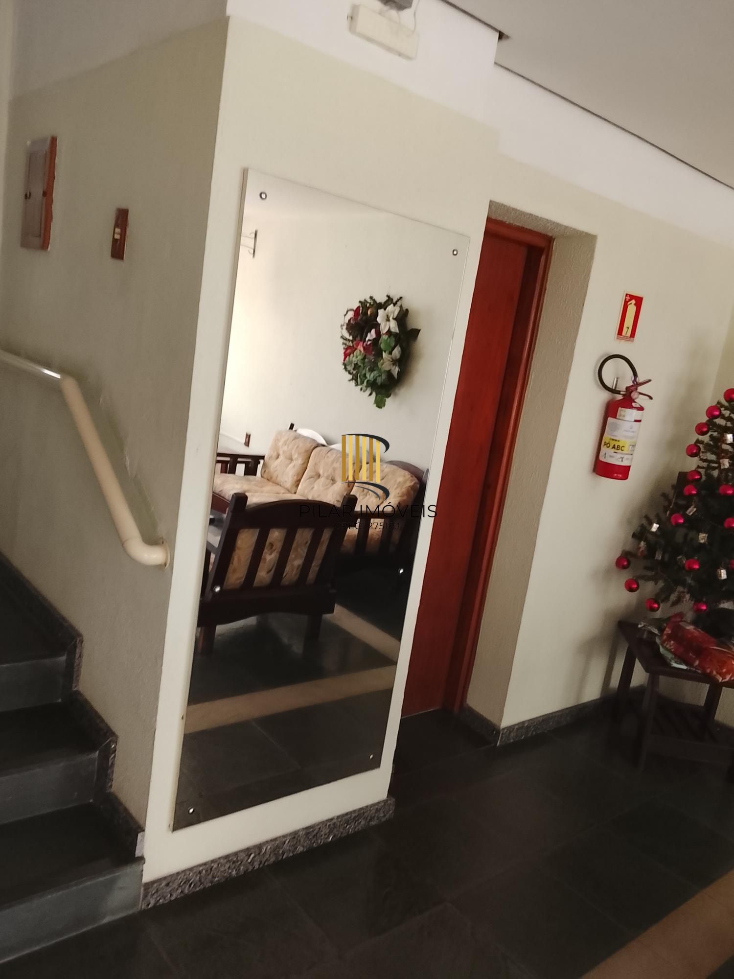 Excelente apto Lateral. 1D, sala, coz, área de serv. banh. Preço Atrativo!