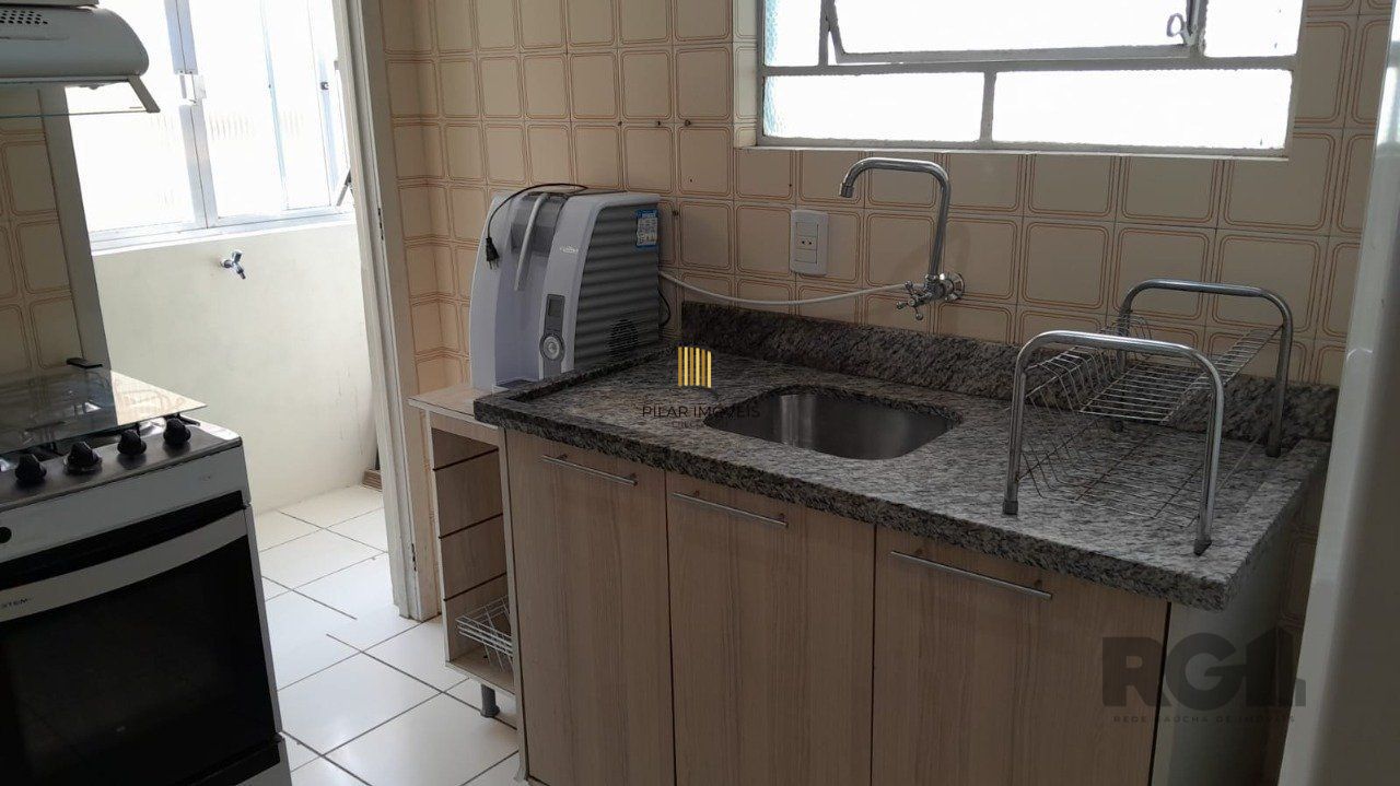 Apartamento na Luiz Manoel,2 dormitórios,desocupado,frente,bairro Santana