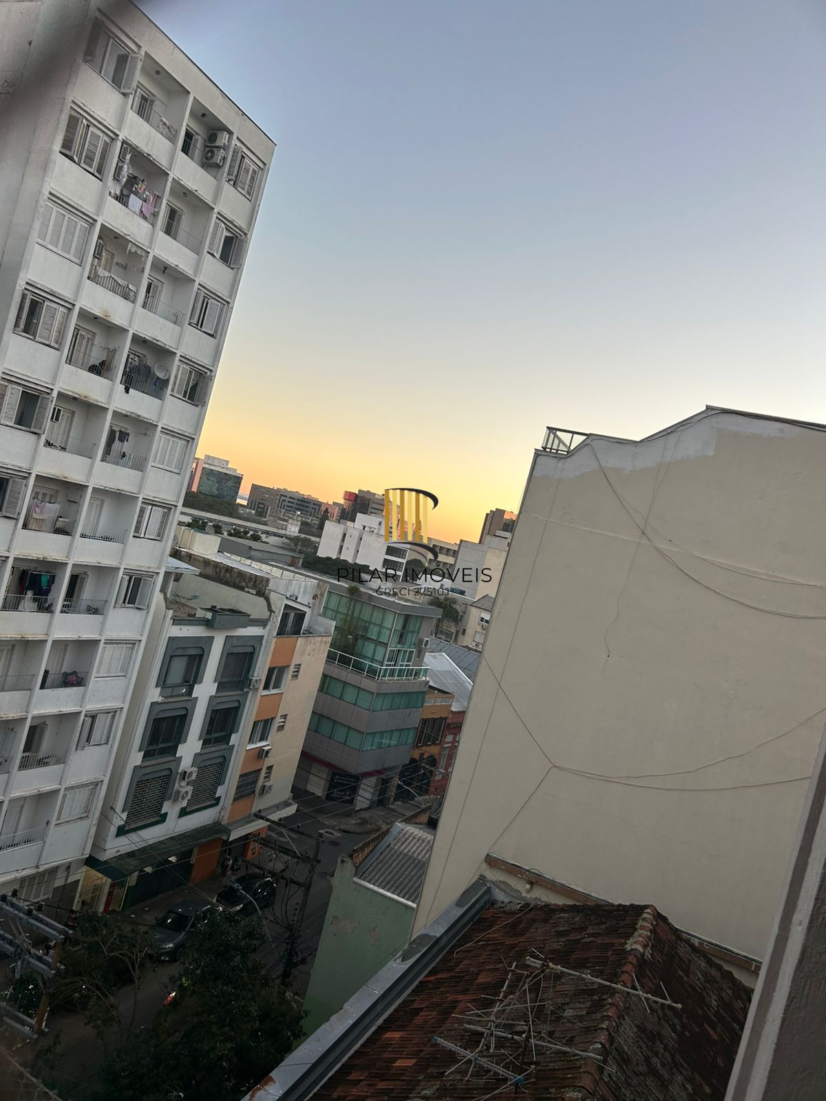 **Apartamento Semi-mobiliado,Sacada no Centro Histórico de Porto Alegre**
