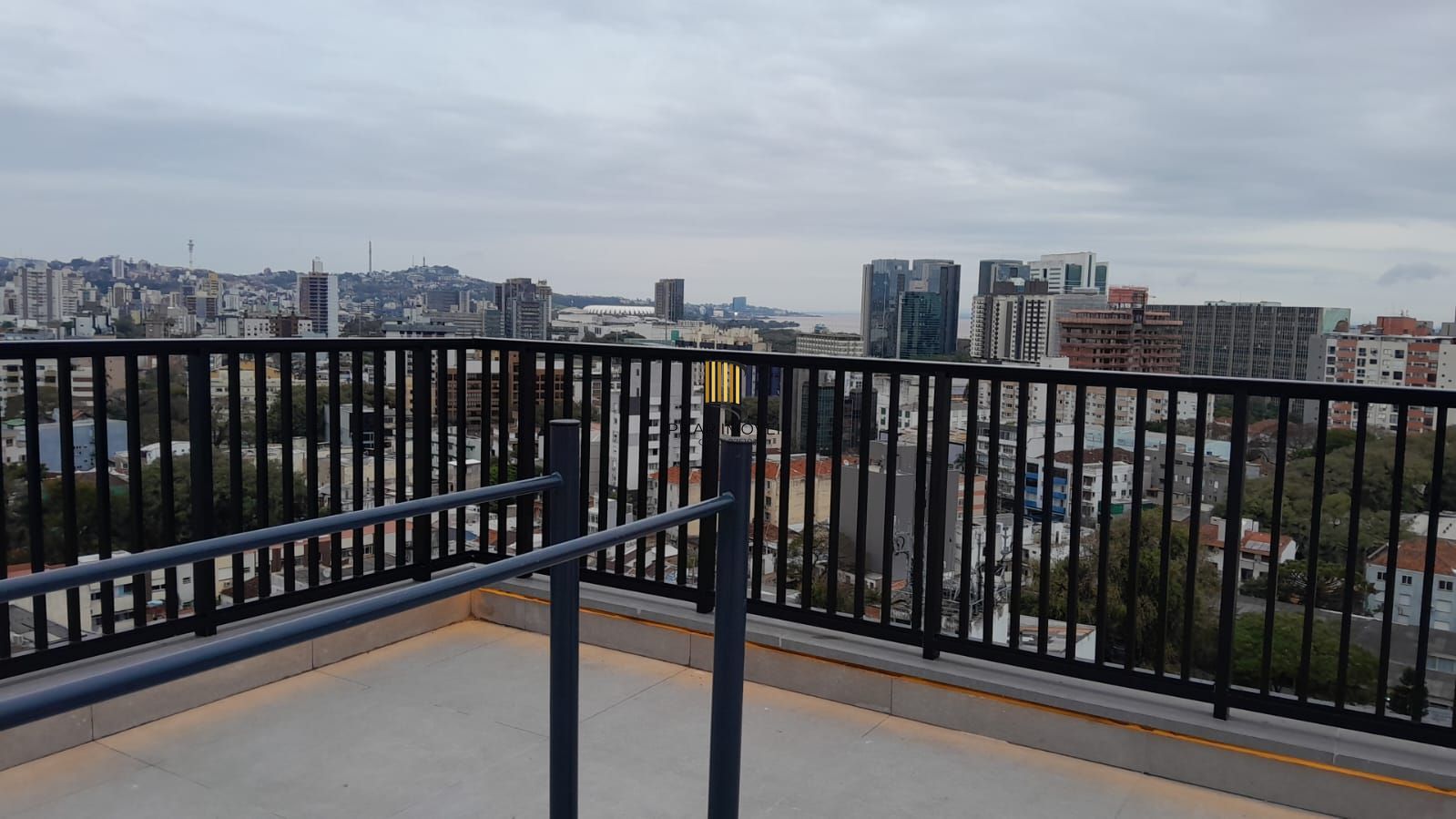 Apartamento novo,2 quartos,andar alto,box,na Cidade baixa e com Infra