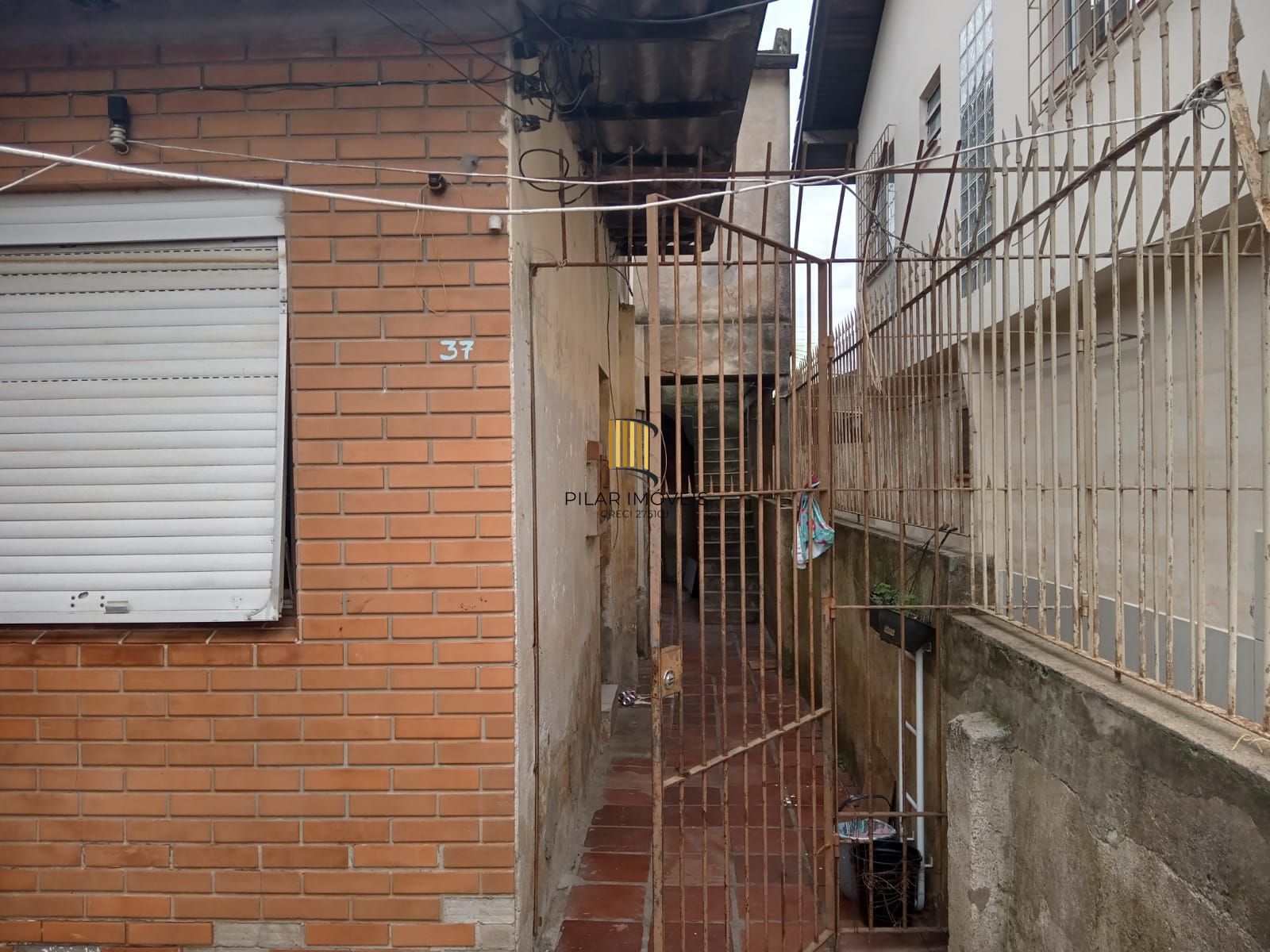 Oportunidade, casa sobrado, Humaitá e Farrapos. Porto Alegre - Preço baixo