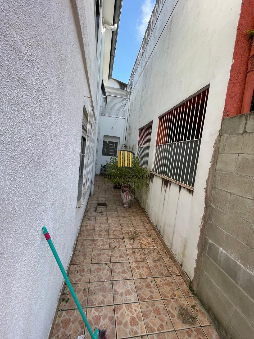 Casa 5 dormitórios no bairro Partenon