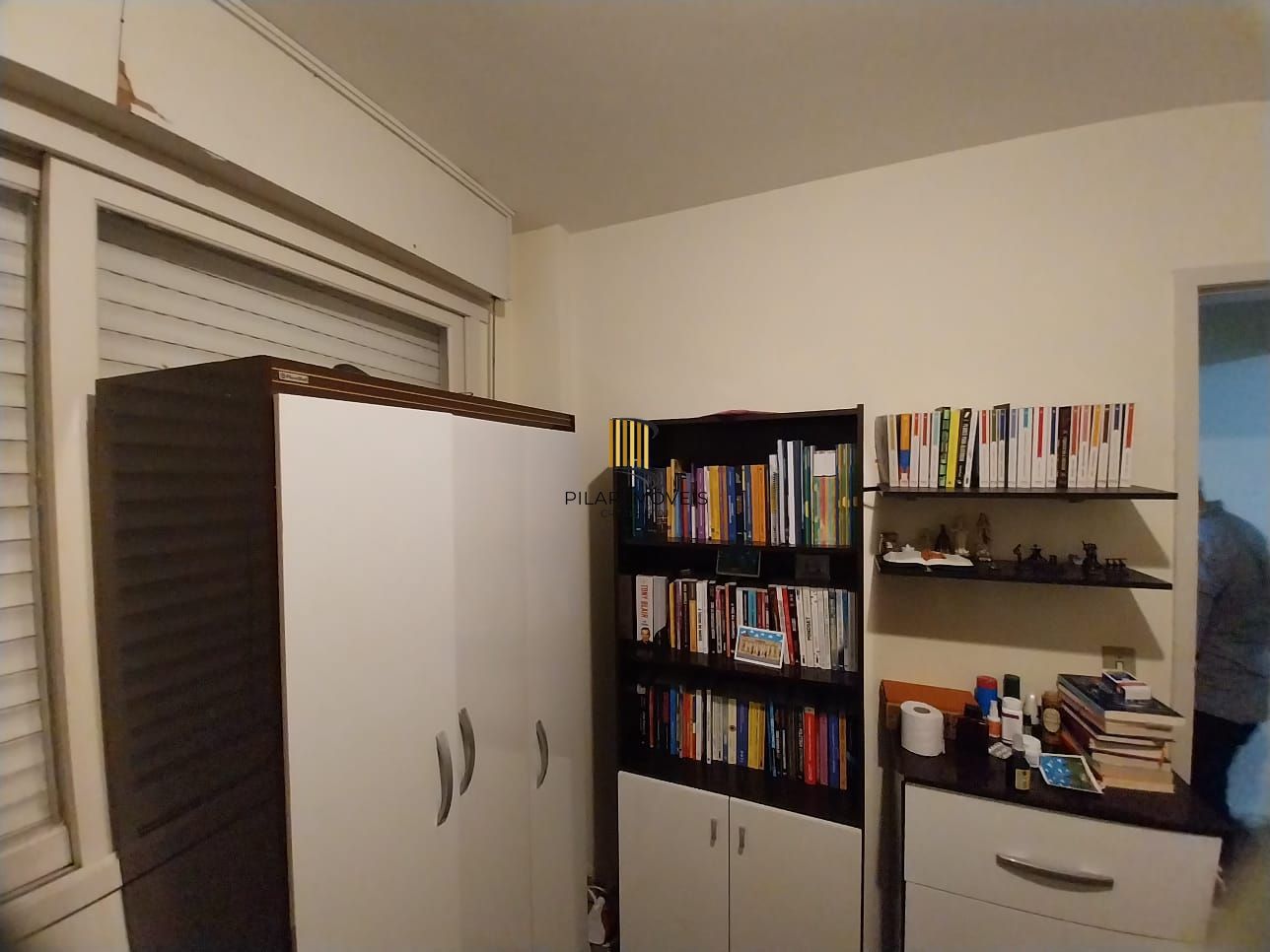 Excelente apartamento, Centro Histórico, de frente, andar alto.