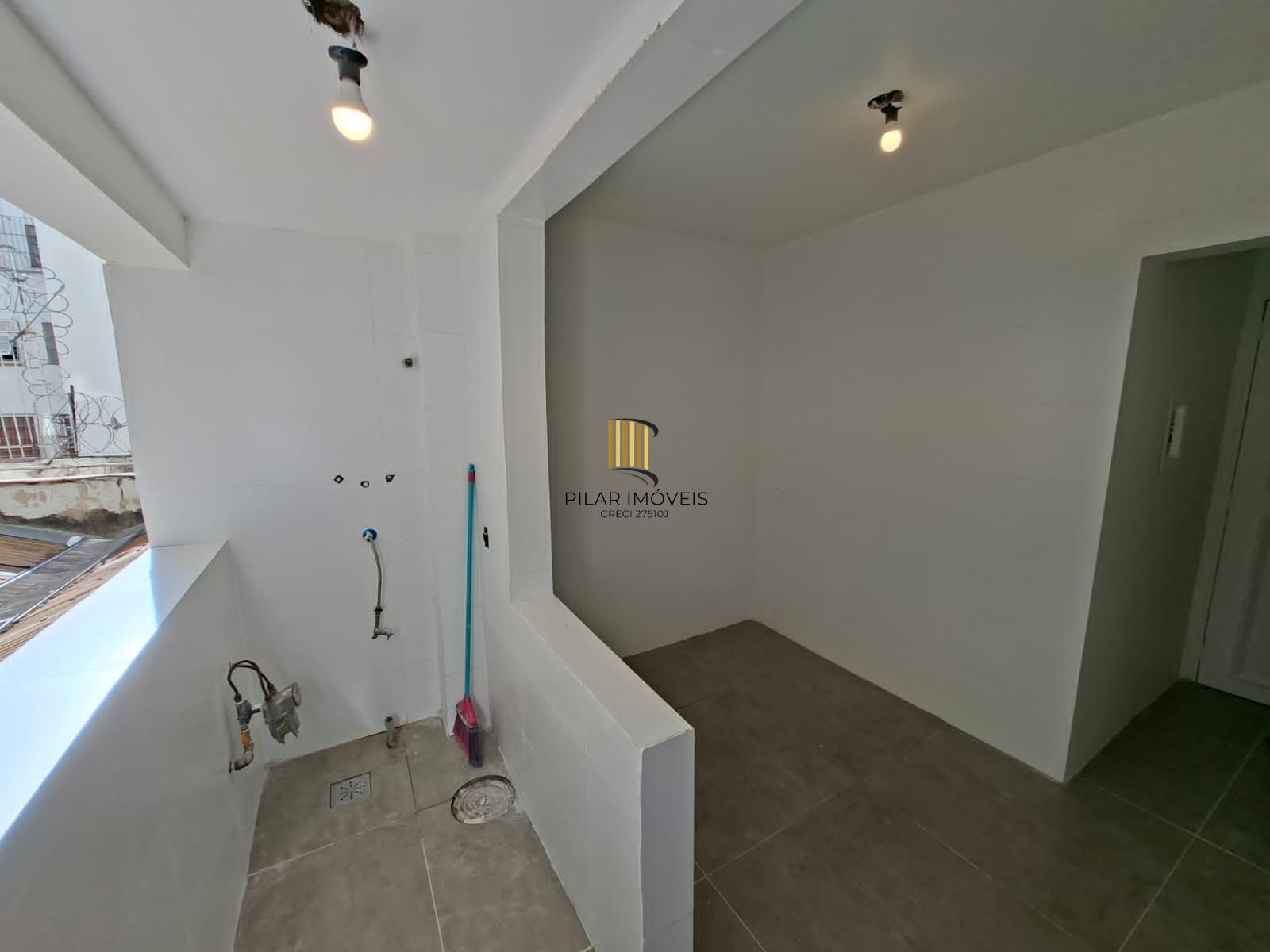 Ótimo apartamento,2 quartos, totalmente reformado, 2boxes escriturados