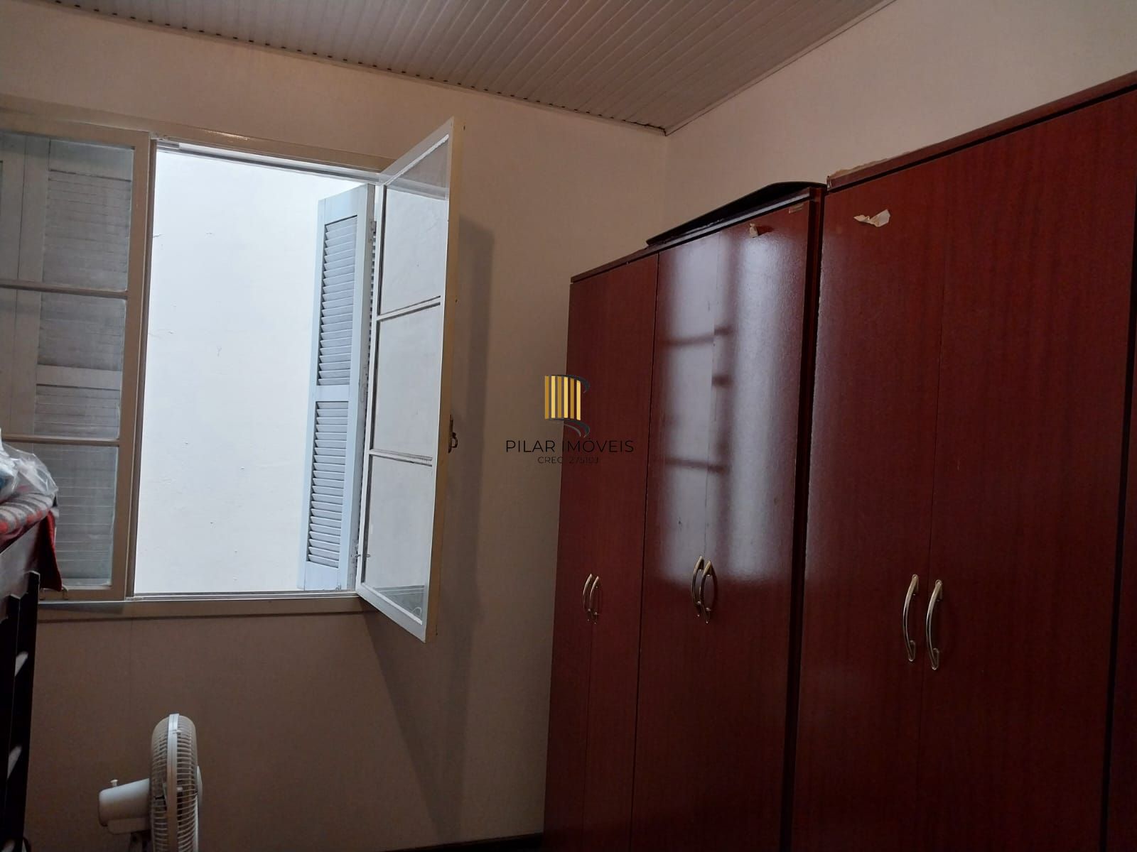 Oportunidade, partamento 1 dorm. demais peças, Trav. do Carmo.