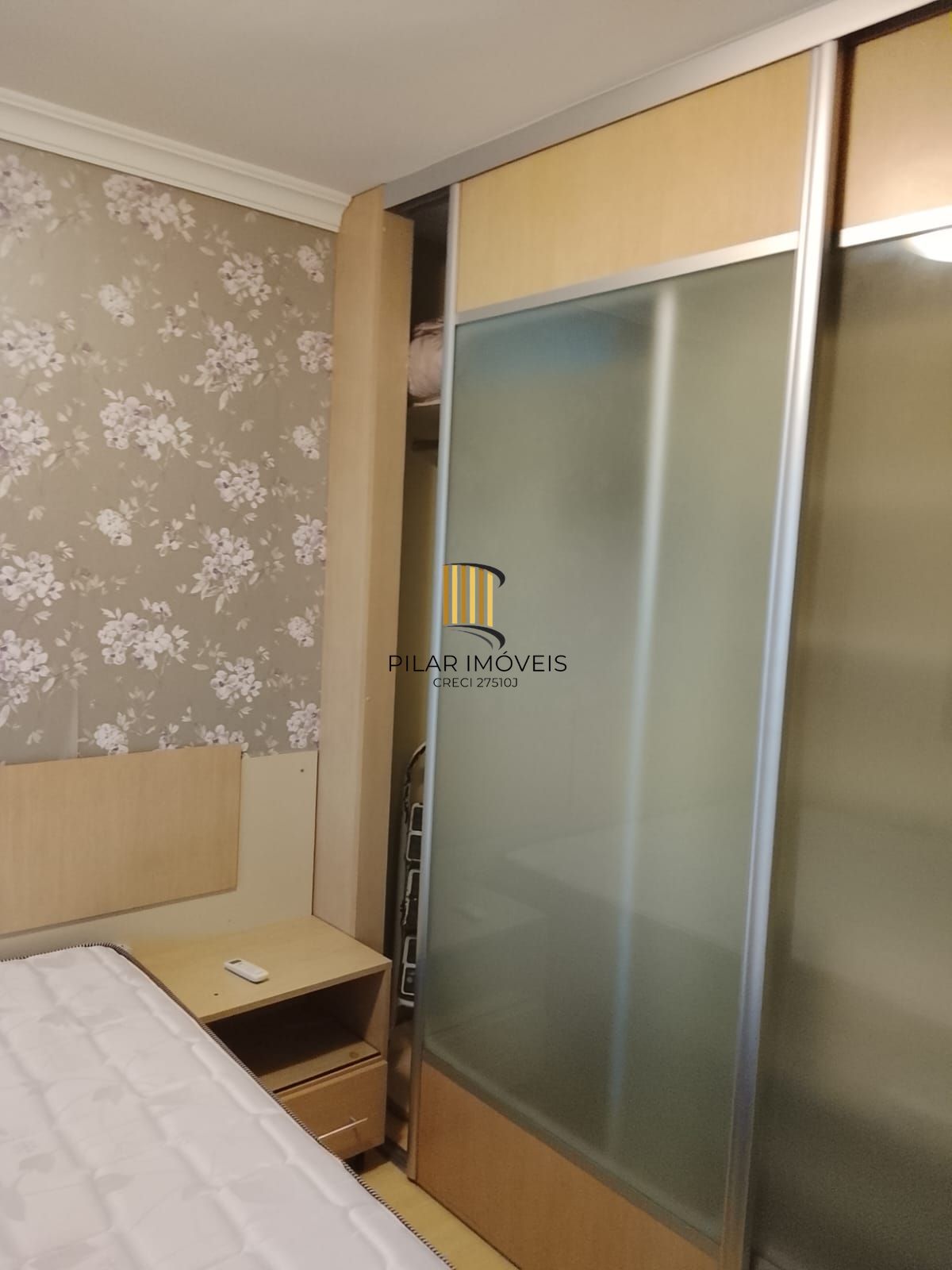 Excelente Apartamento 3D, transformado em 2D, closet mobiliado c/ vaga - Cidade Baixa - Preço Atrativo