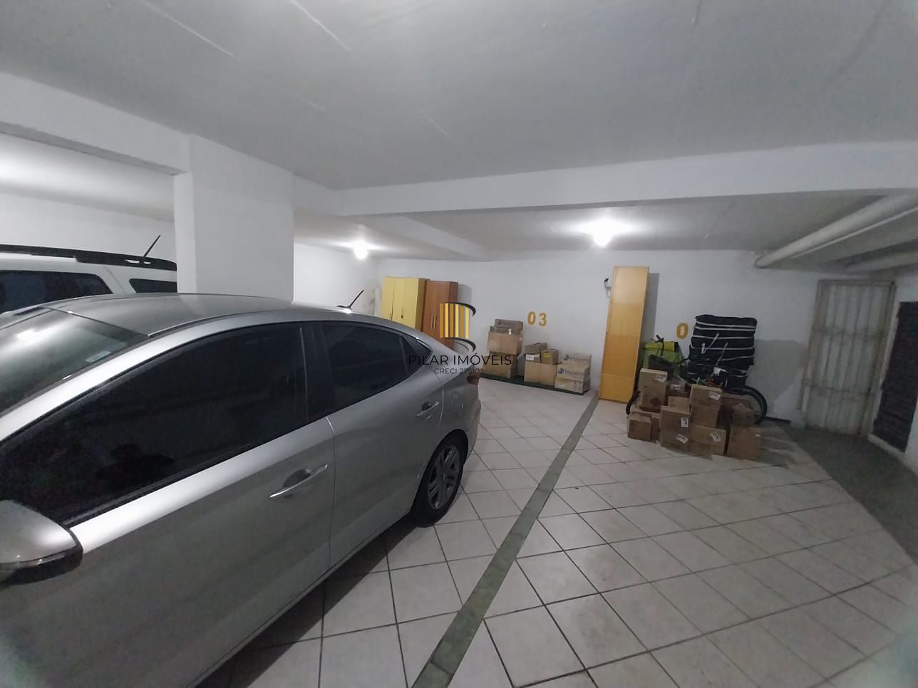 Excelente apartamento, BOX duplo, Cidade Baixa, 3D, 1 suite, semimobiliado, sala de jantar e 2 salas de estar, lareira e churrasqueira. 2 banheiros.