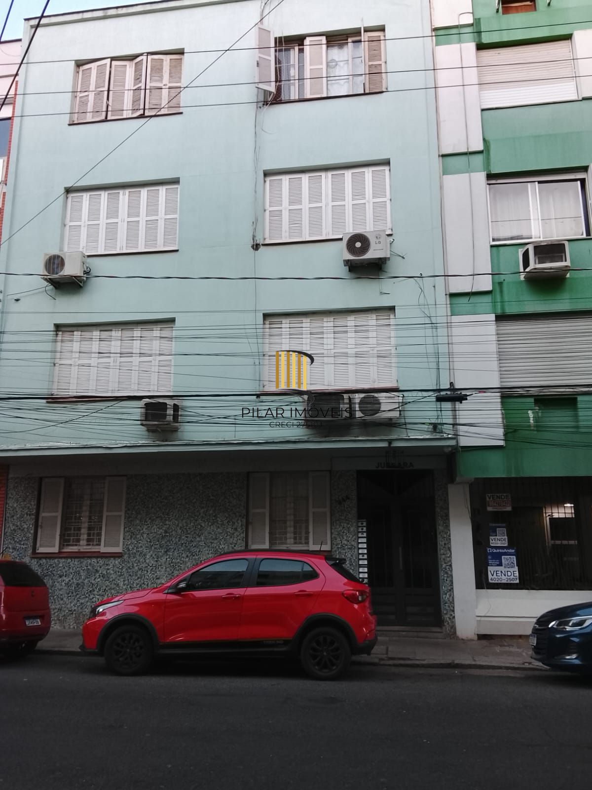 JK / Kitnet AMPLO Cidade Baixa - 1 lance de escada Preço atrativo