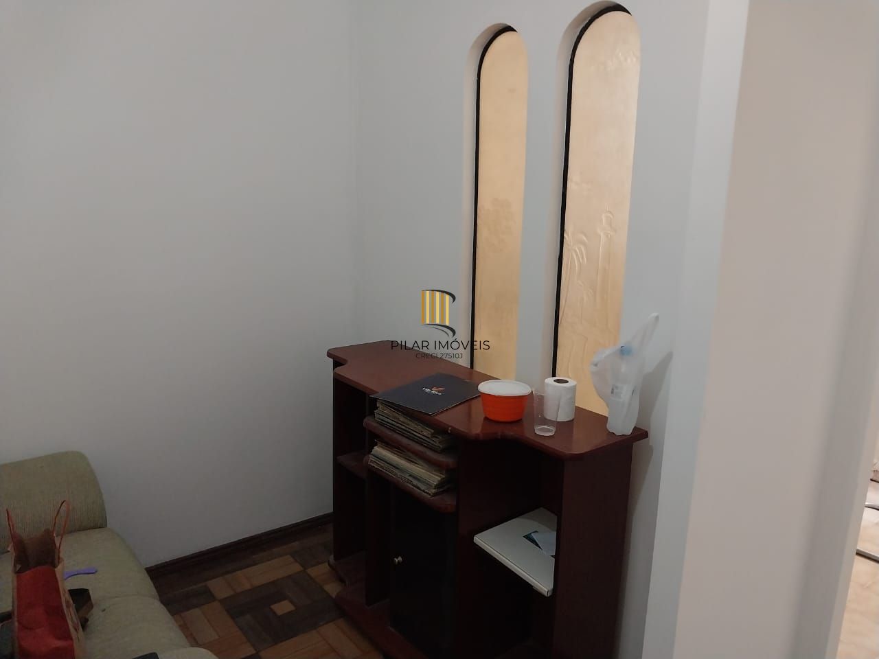 Oportunidade, partamento 1 dorm. demais peças, Trav. do Carmo.