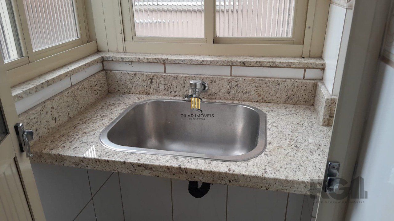 Compre 1 quarto,desocupado,próximo a Rua Lima e Silva e Supermercado Zaffari
