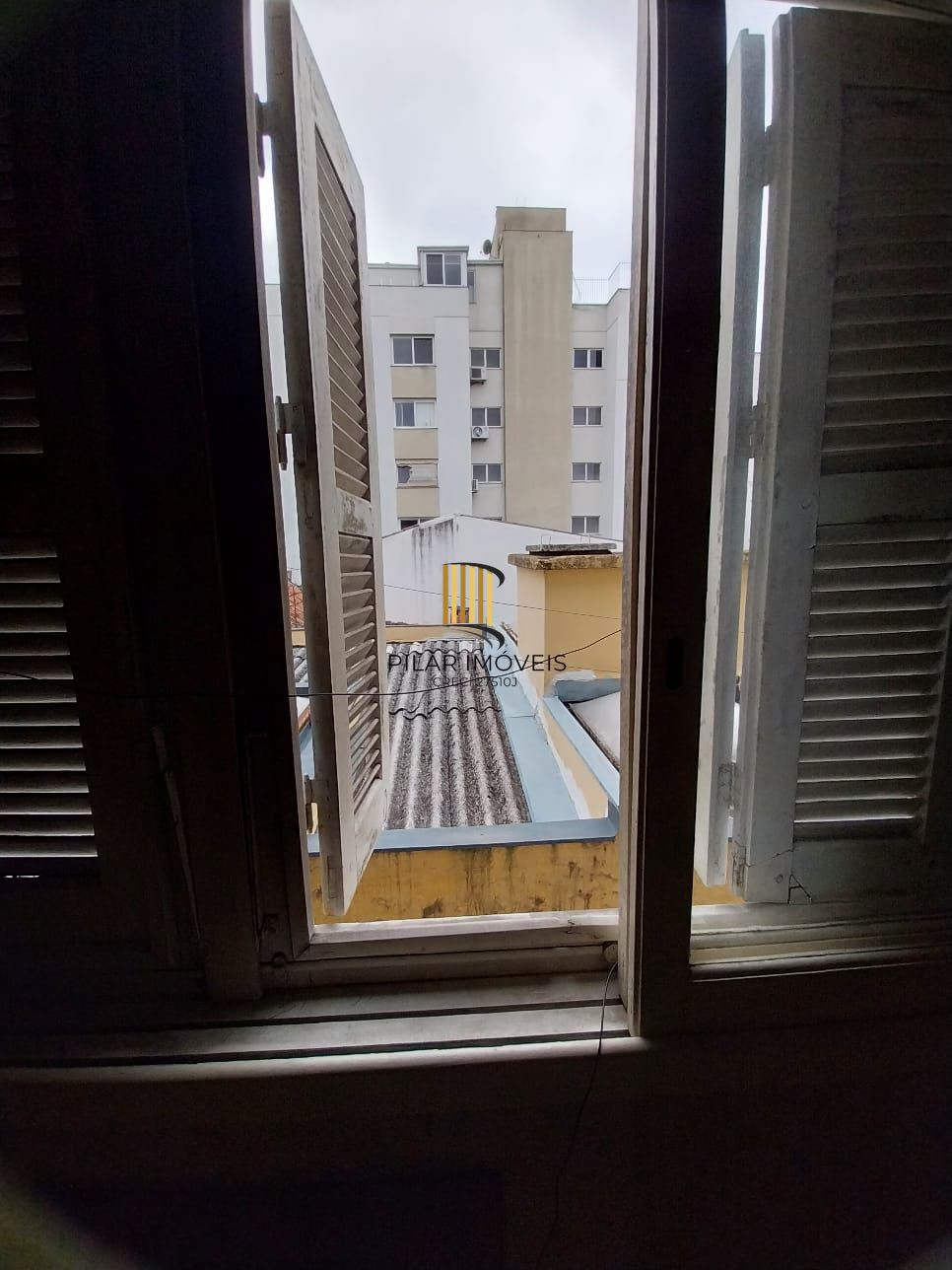 Oportunidade, excelente apartamento 3D, sacada, 2vc, Azenha/Cidade Baixa - P. Alegre