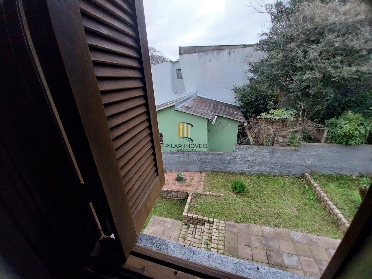 Casa ampla 5 D E 4 Banheiros, 2 vagas - Sta Tereza - Porto Alegre