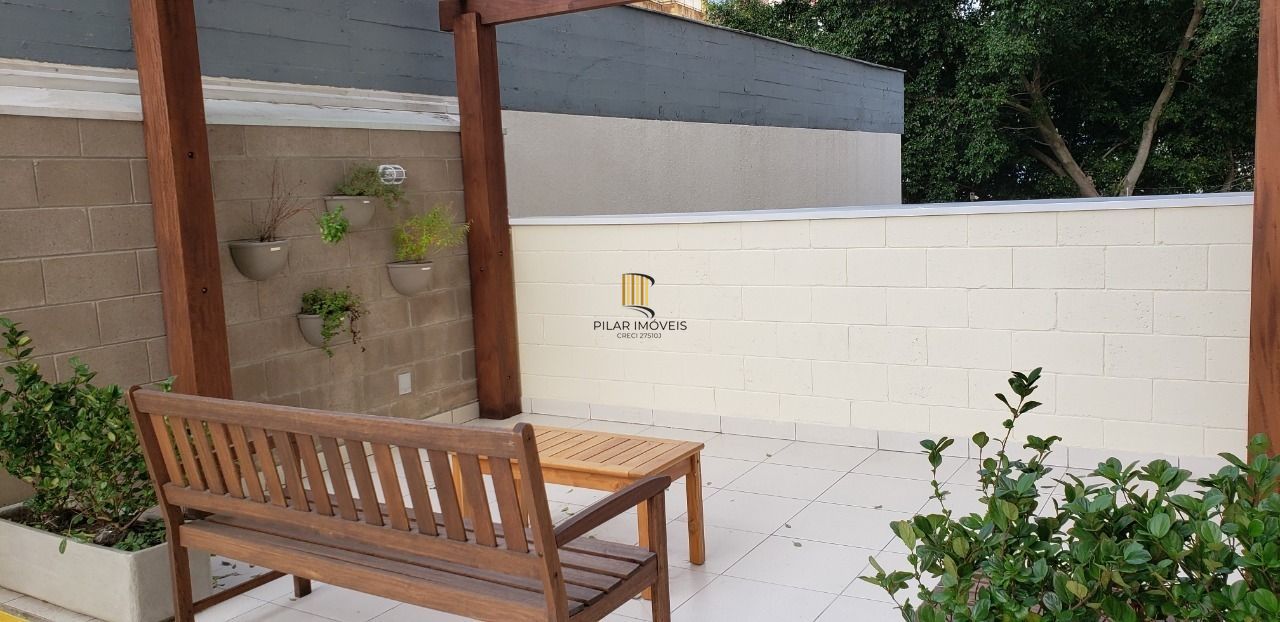 Apartamento para Venda - 70.67m², 2 dormitórios, sendo 1 suites, 2 vagas - Petrópolis