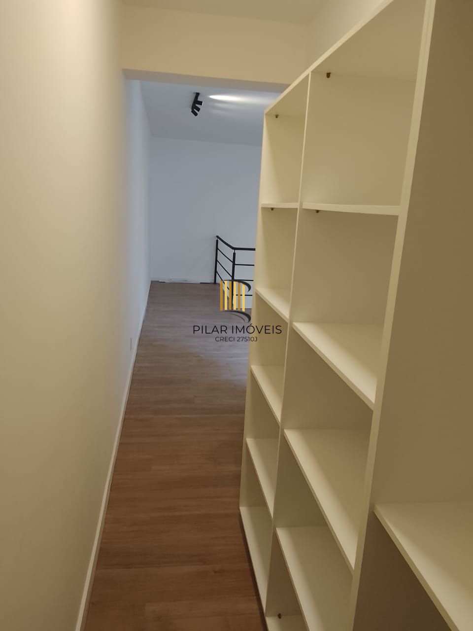 DUPLEX 1D NA CIDADE BAIXA MEZANINO COM CLOSET