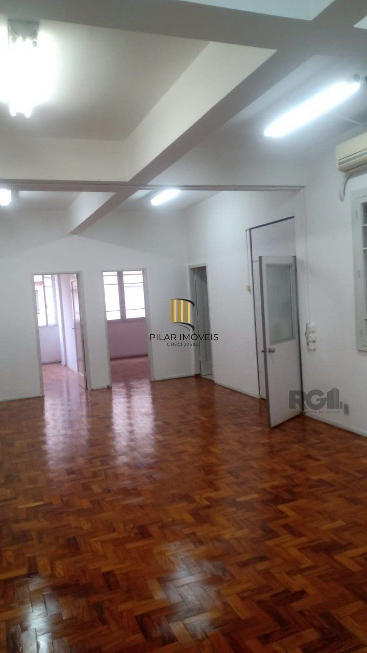 Apartamento no Centro Histórico ,2 dormitórios,desocupado