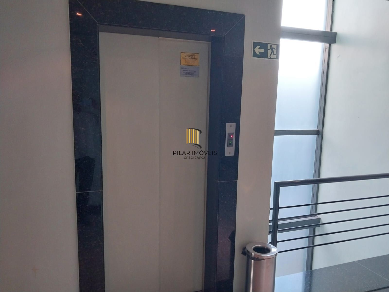 Excelente Conjunto Comercial com BOX, Zona dos Tribunais.