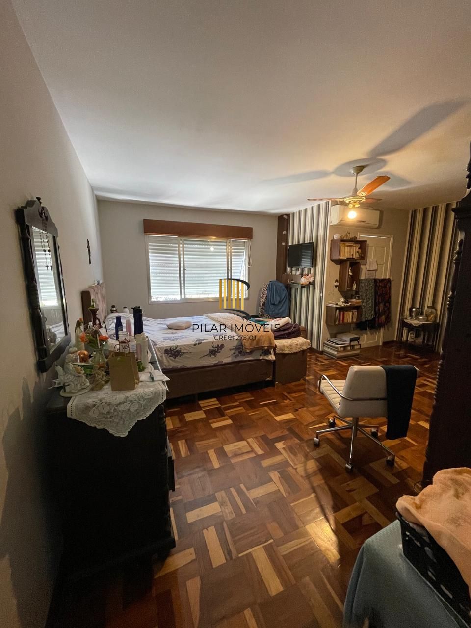 Casa 5 dormitórios no bairro Partenon