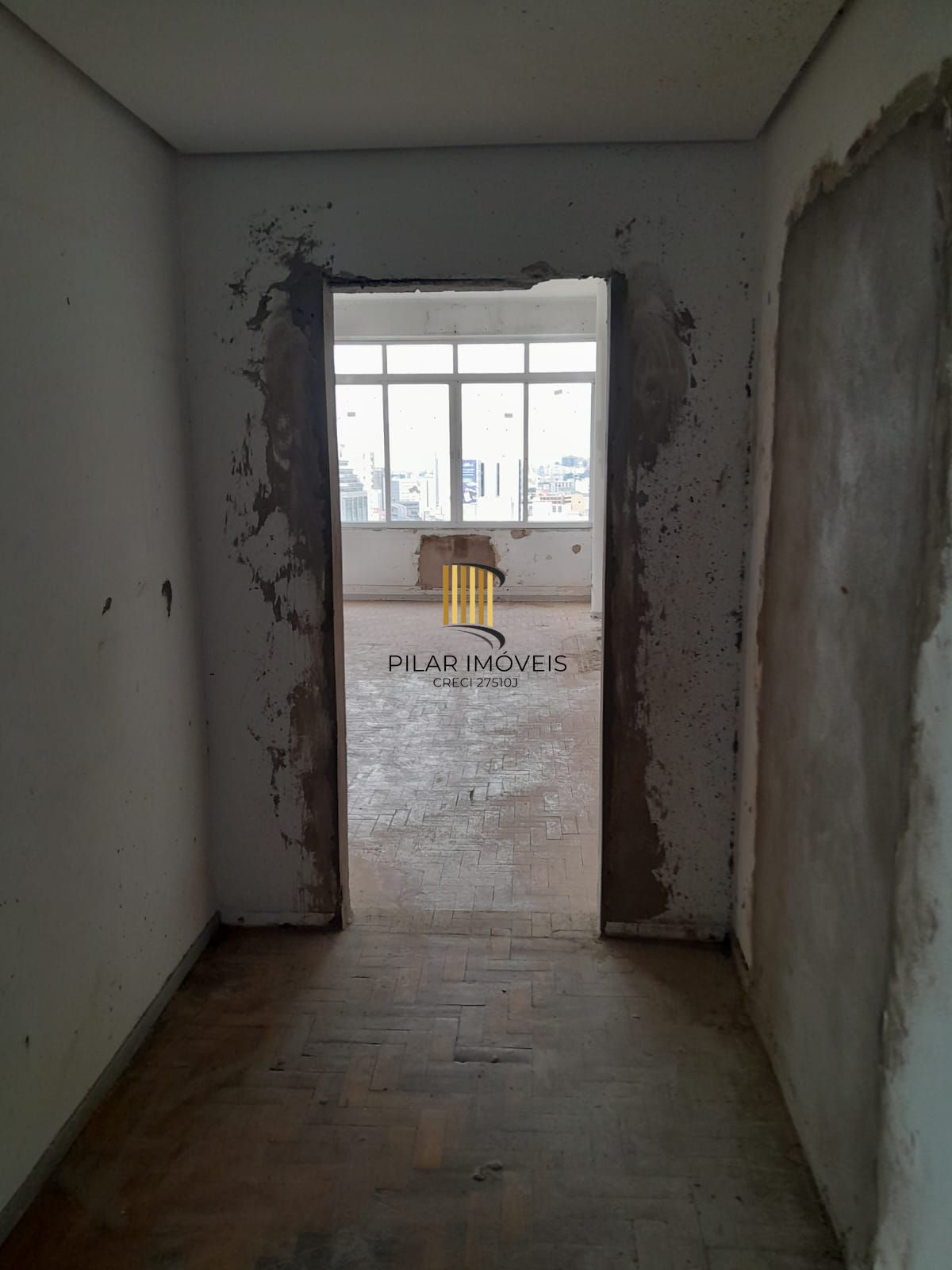 Salas com  meio andar,para empresas ou órgãos públicos com 262,41m2 ,Centro